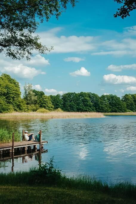 Holzhaus Direkt Am See Priepert Exterior photo