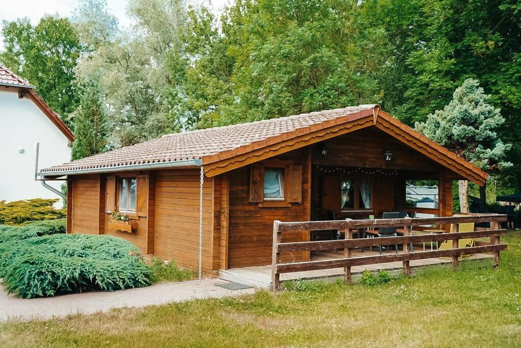 Holzhaus Direkt Am See Priepert Exterior photo